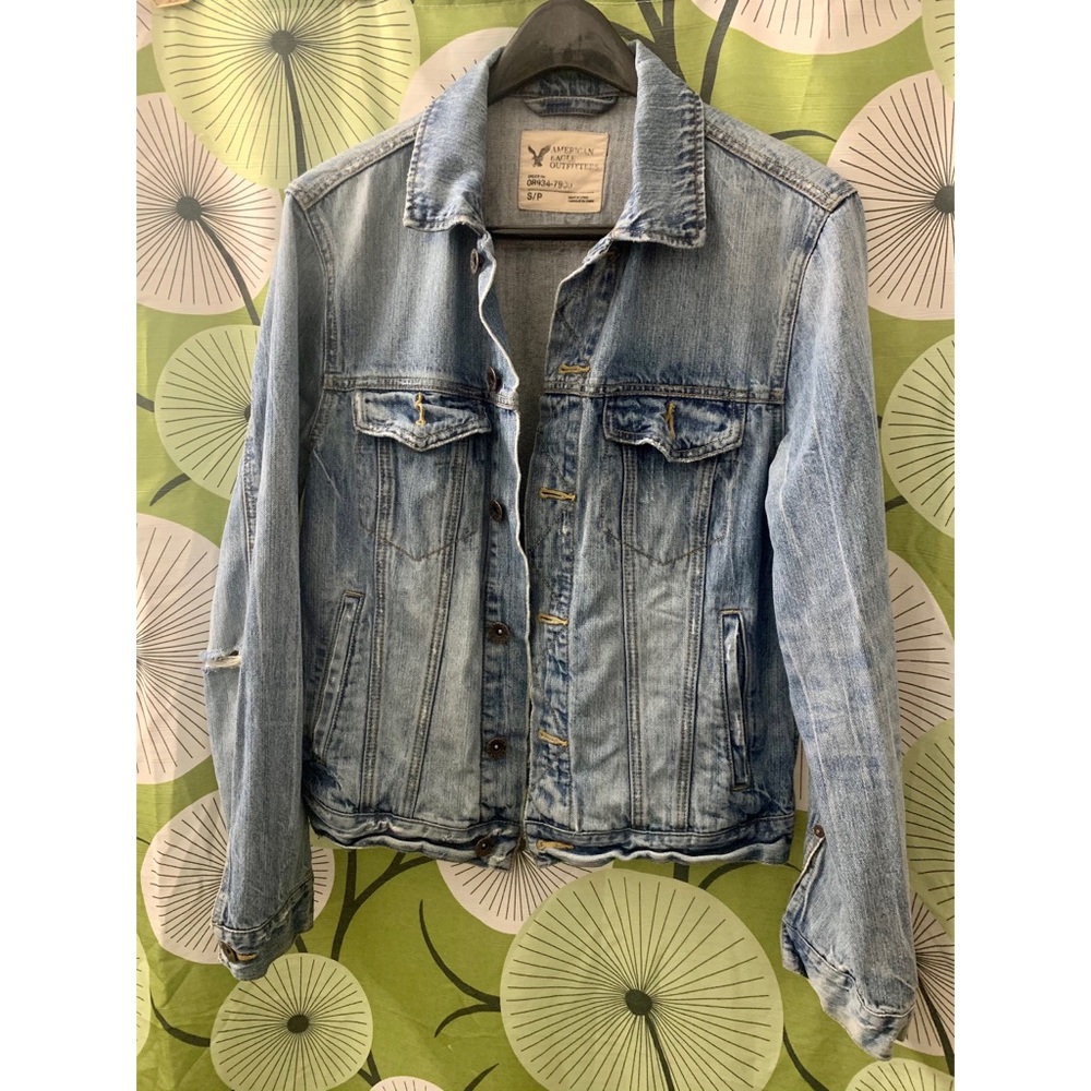 AE jeans jacket Sz small good condition